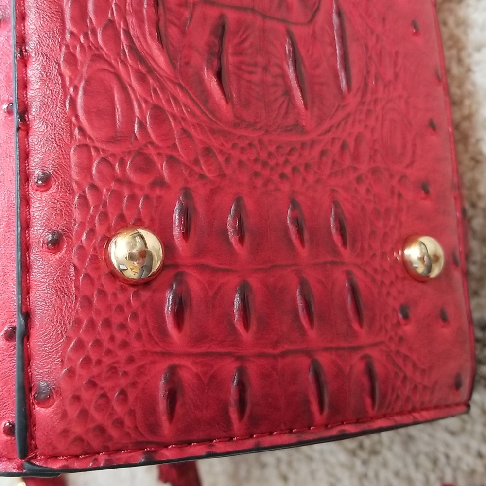 ⛔️SOLD⛔️NWOT Red tote bag in faux ostrich with matching clutch & dust bag - Picture 11 of 16